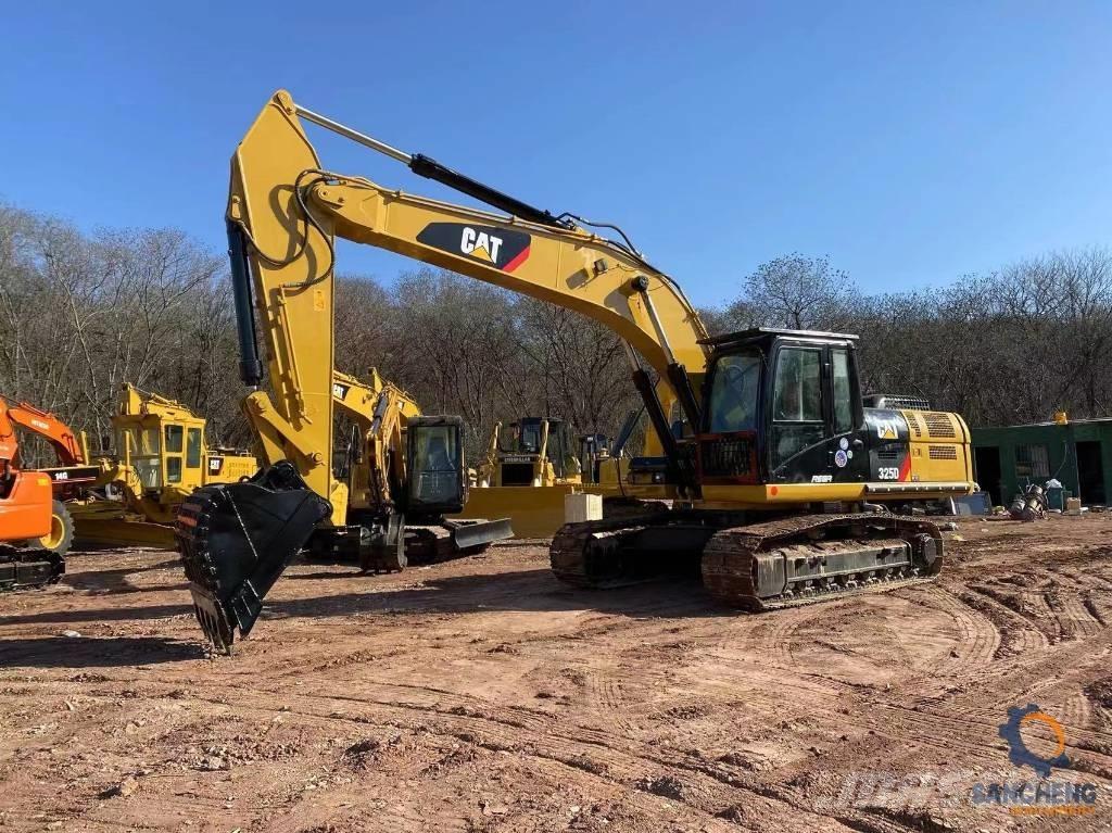 CAT 325 D Vikšriniai ekskavatoriai
