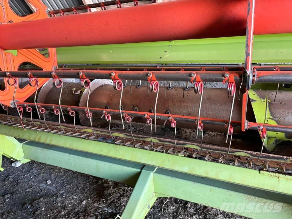 CLAAS Tucano 320 Derliaus nuėmimo kombainai