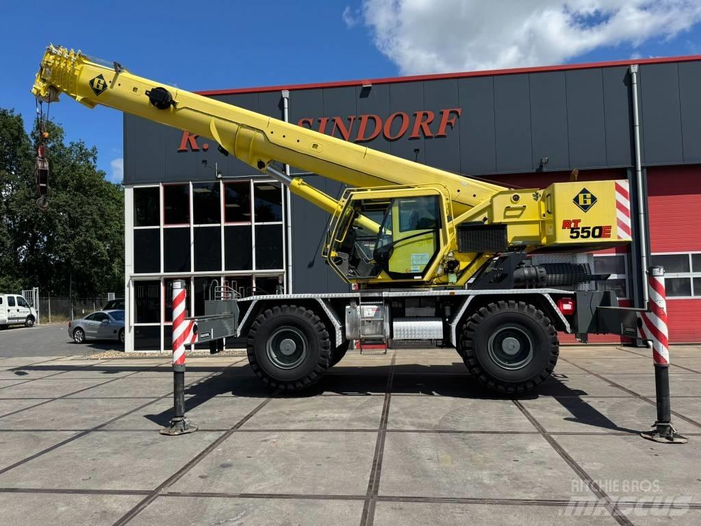 Grove RT 550 E Neapdoroto reljefo kranai