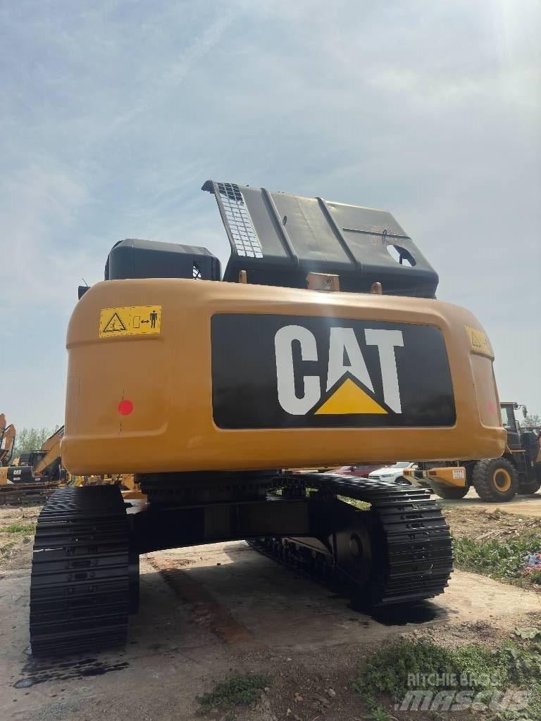 CAT 330 D2 Vikšriniai ekskavatoriai
