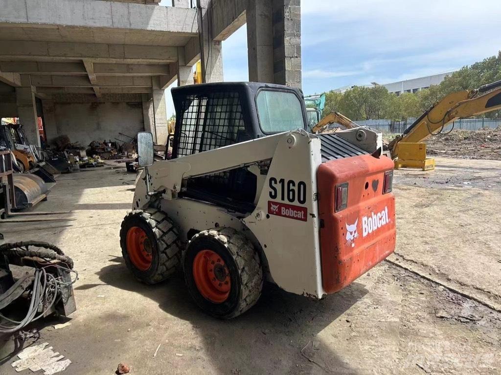 Bobcat S 160 Krautuvai su šoniniu pasukimu