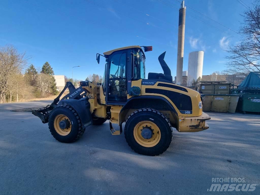 Volvo L45G Naudoti ratiniai krautuvai