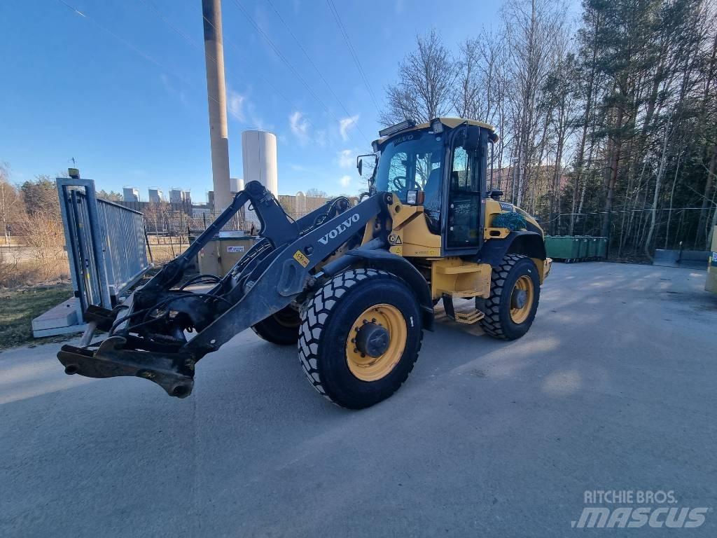 Volvo L45G Naudoti ratiniai krautuvai