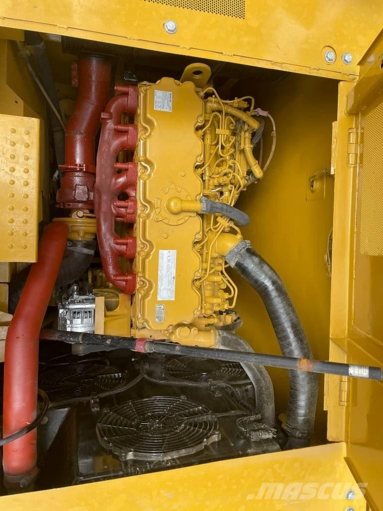 CAT CAT323 Vidutinės galios ekskavatoriai 7-12 t