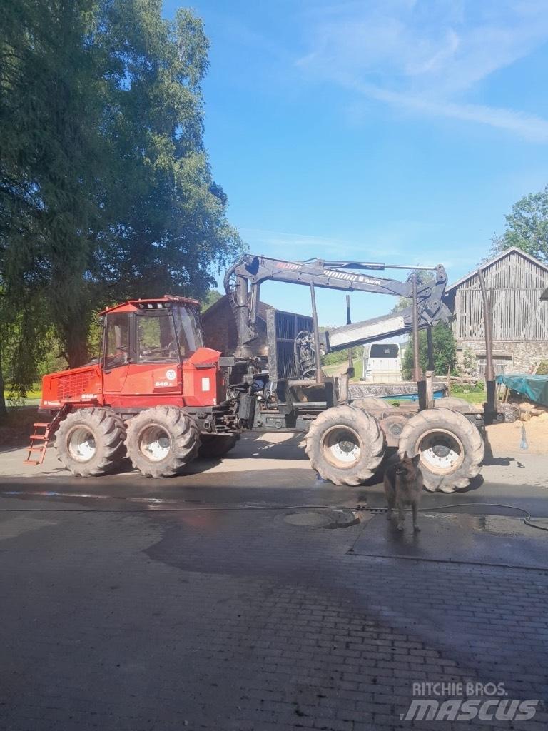 Valmet 840.2 Naudoti miškovežiai (Forvarderiai)