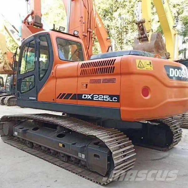 Doosan dx225 Vikšriniai ekskavatoriai