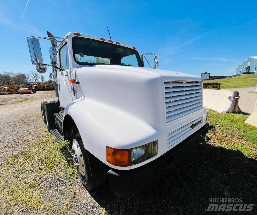 International 8200 Naudoti vilkikai