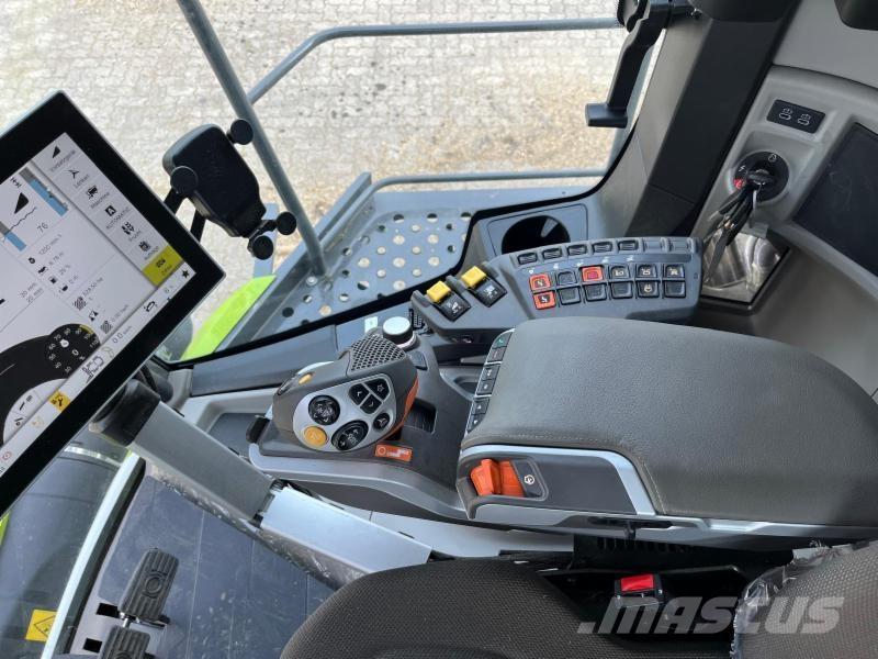 CLAAS LEXION 5300 Derliaus nuėmimo kombainai