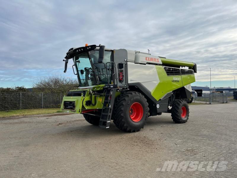 CLAAS LEXION 5300 Derliaus nuėmimo kombainai