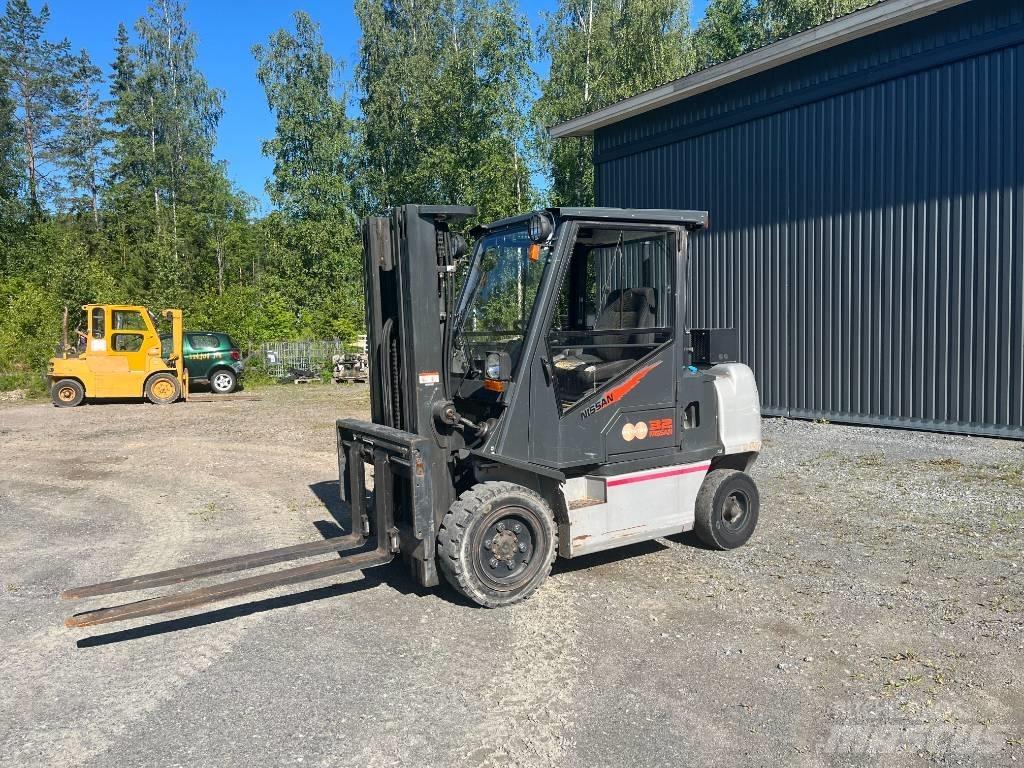 Nissan FGD02A320 Dyzeliniai krautuvai