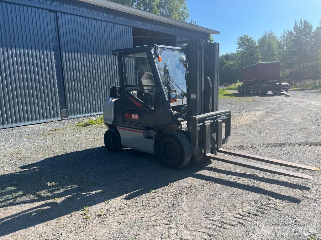 Nissan FGD02A320 Dyzeliniai krautuvai
