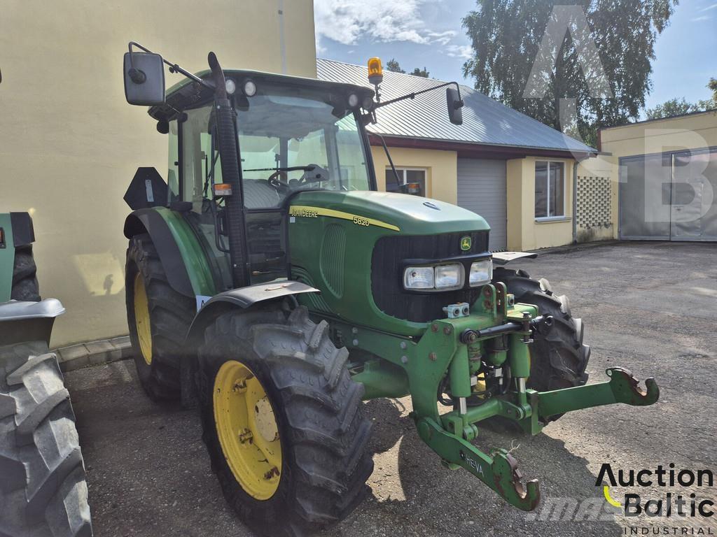 John Deere 5820 Traktoriai