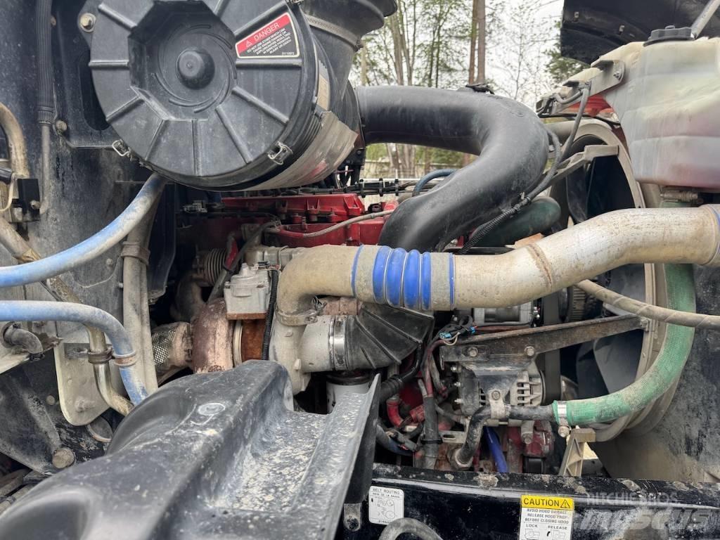 Mack GU433 Savivarčių priekabų vilkikai