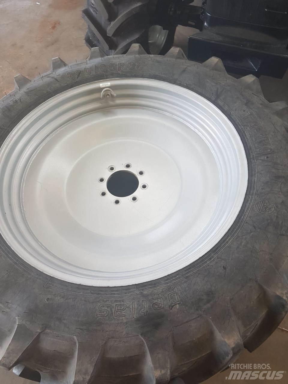 Petlas 380/85R38 Padangos, ratai ir ratlankiai
