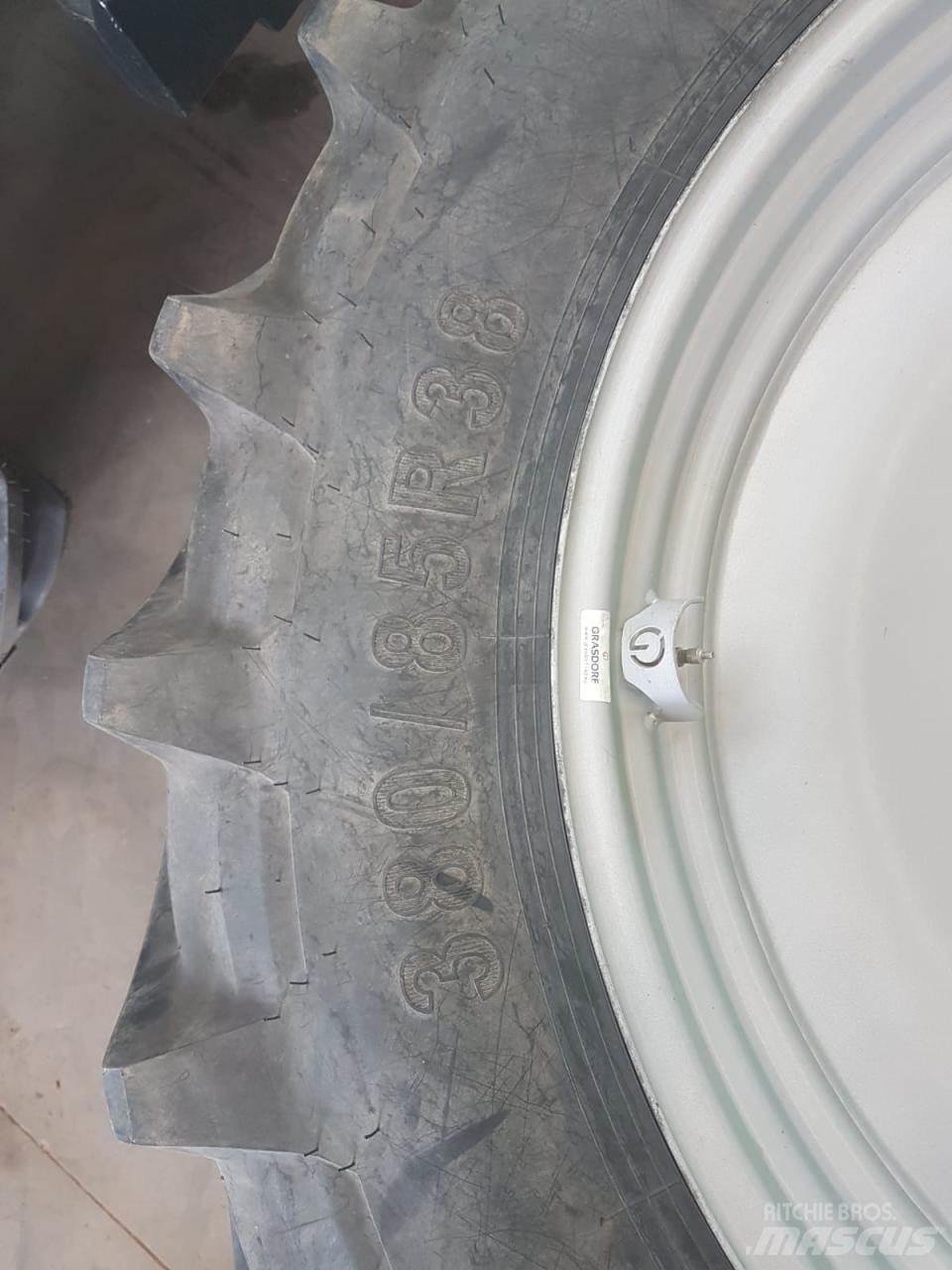 Petlas 380/85R38 Padangos, ratai ir ratlankiai
