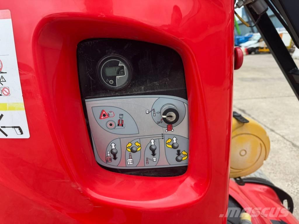 Manitou 100 VJR Vertikalūs stiebiniai keltuvai