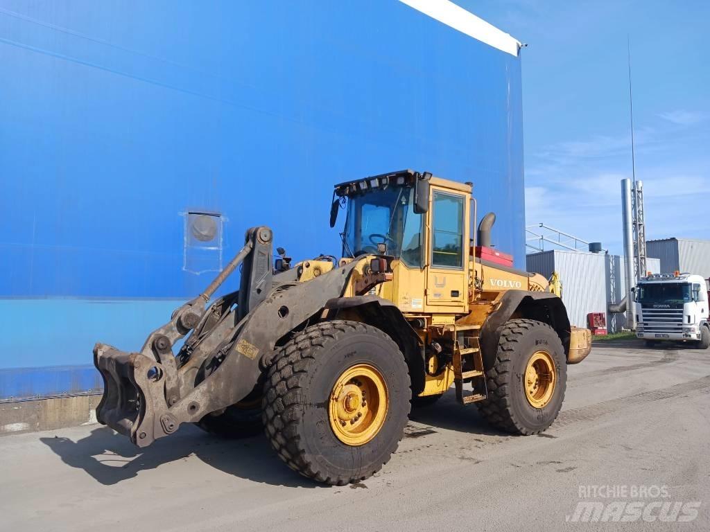 Volvo L 120 E Naudoti ratiniai krautuvai
