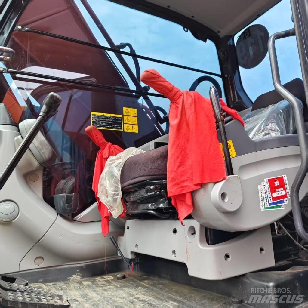 Hitachi ZX 210 Vikšriniai ekskavatoriai