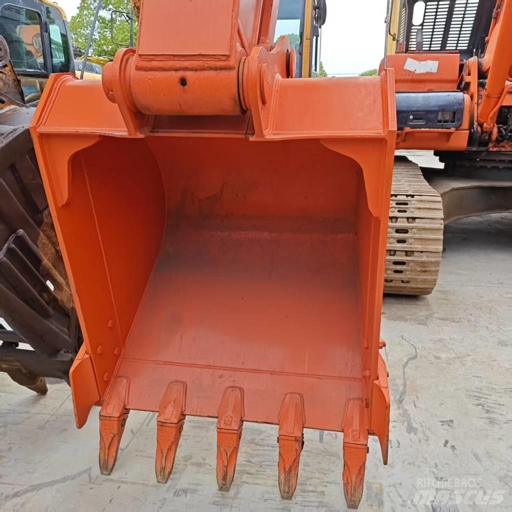 Hitachi ZX 210 Vikšriniai ekskavatoriai