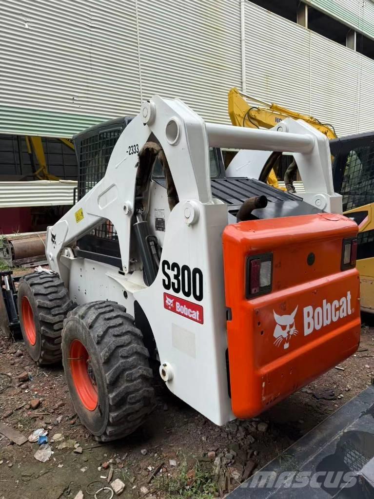 Bobcat S 300 Krautuvai su šoniniu pasukimu