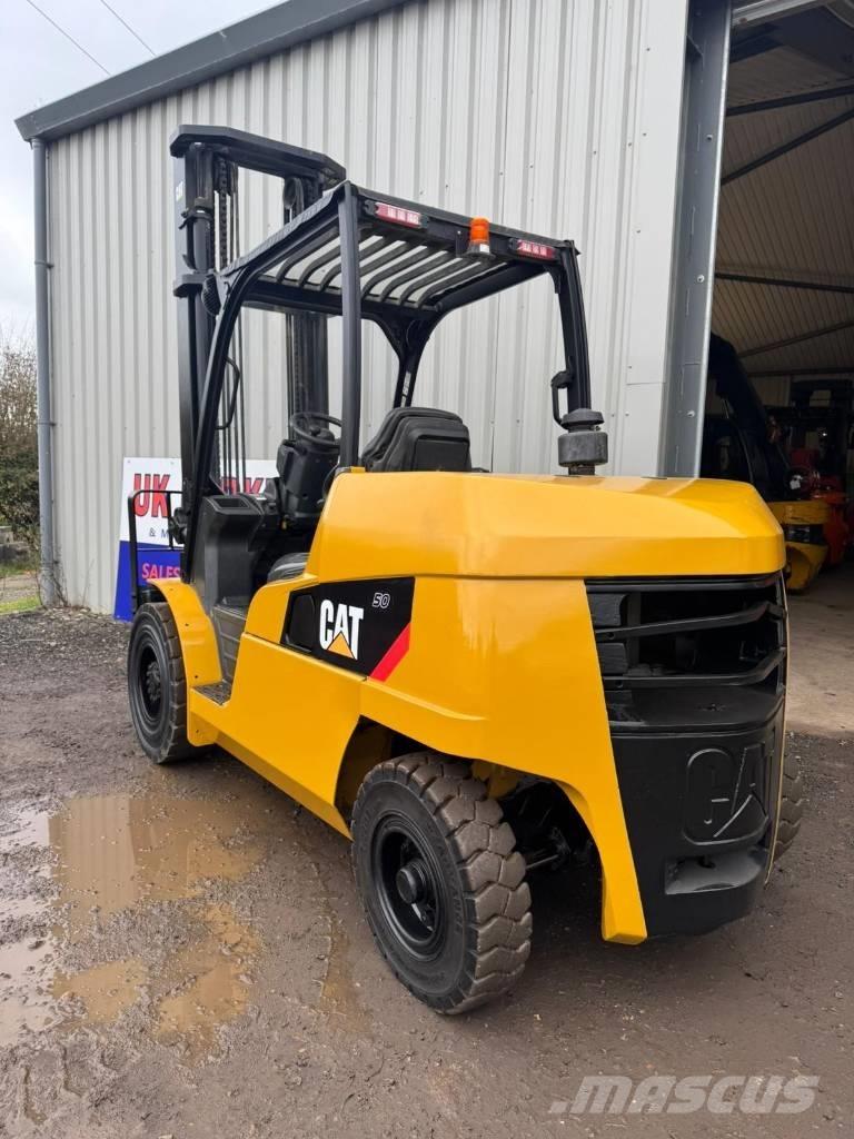CAT DP 50 N Dyzeliniai krautuvai