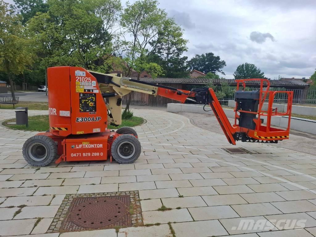 JLG E 300 AJP Alkūniniai keltuvai