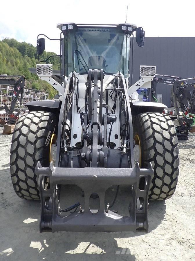 Volvo L 60 H Naudoti ratiniai krautuvai