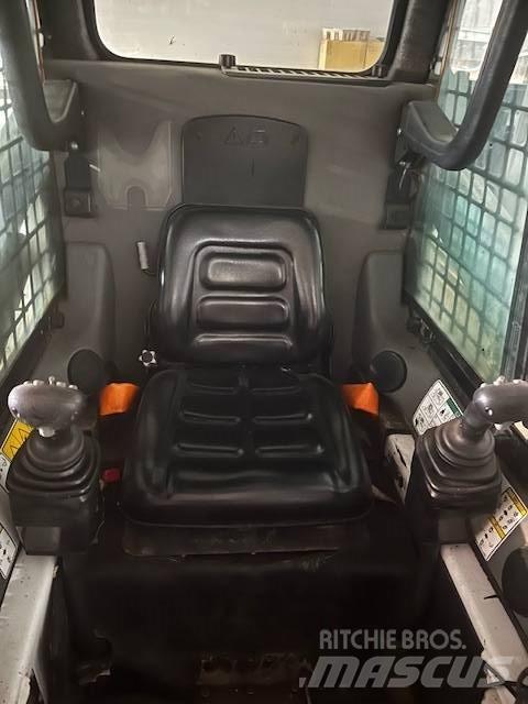 Bobcat S 100 Krautuvai su šoniniu pasukimu