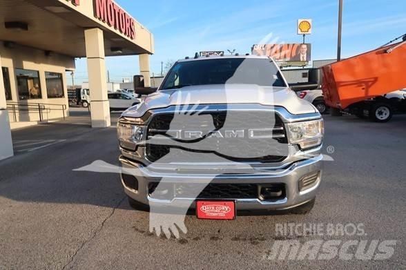 RAM 3500 HD Platformos/ Pakrovimas iš šono