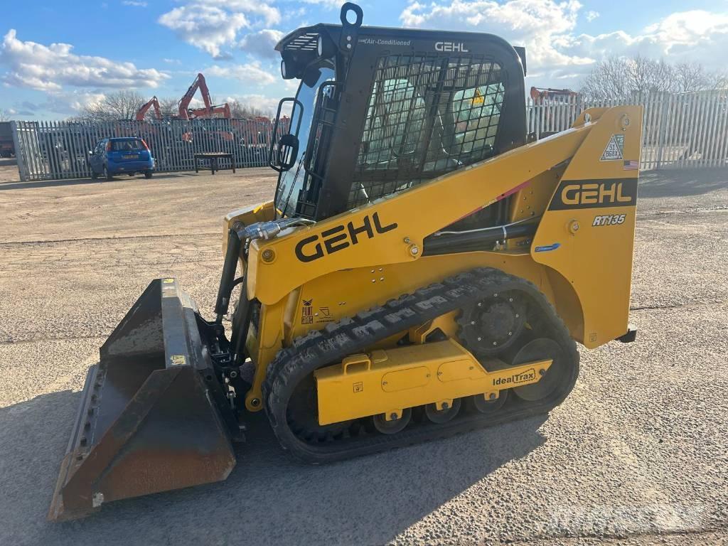 Gehl RT135 Krautuvai su šoniniu pasukimu