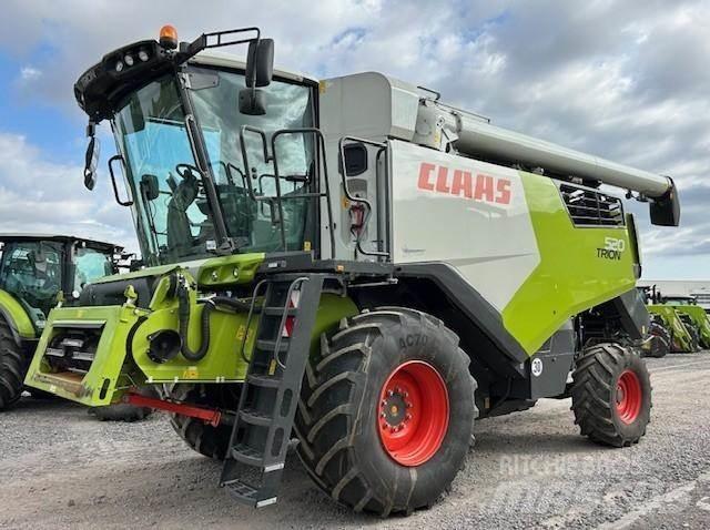 CLAAS TRION 520 Derliaus nuėmimo kombainai