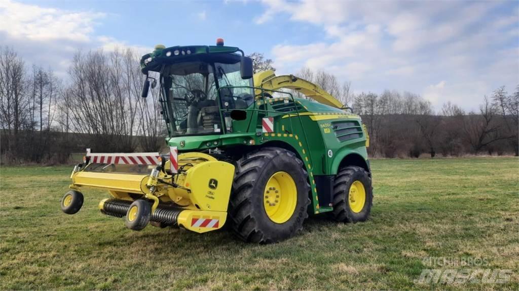 John Deere 8400i Pašarų ruošimo technika