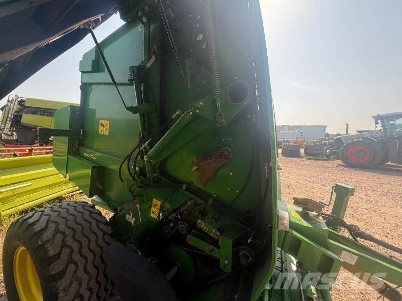John Deere 864 Ritinių presai