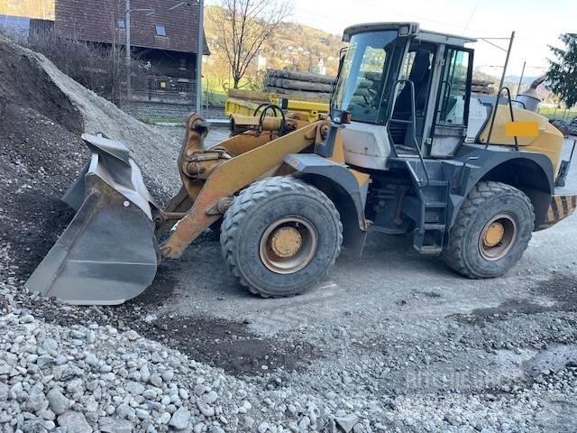 Liebherr L 544 Naudoti ratiniai krautuvai