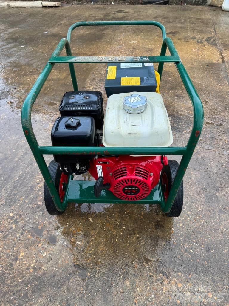 Harrington 3.8KVA Benzininiai generatoriai