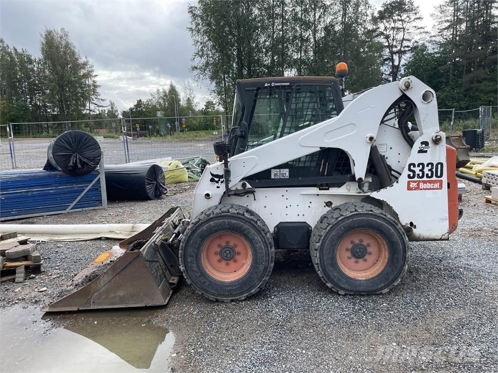 Bobcat S330 Krautuvai su šoniniu pasukimu
