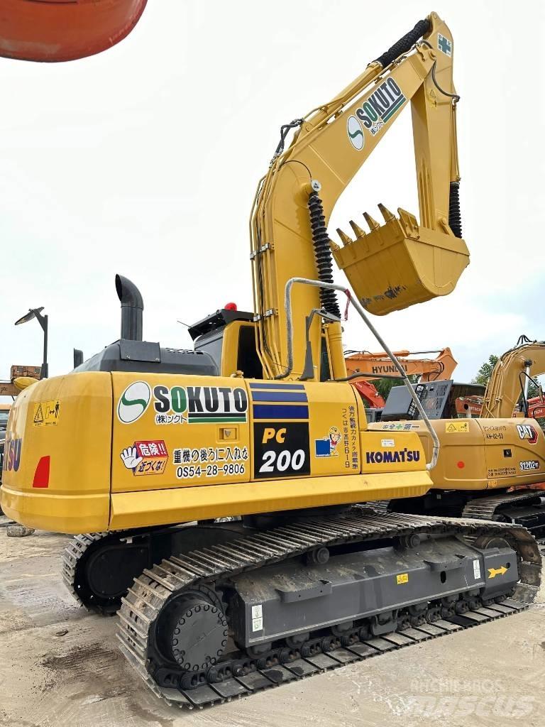 Komatsu PC 200-8 Vikšriniai ekskavatoriai