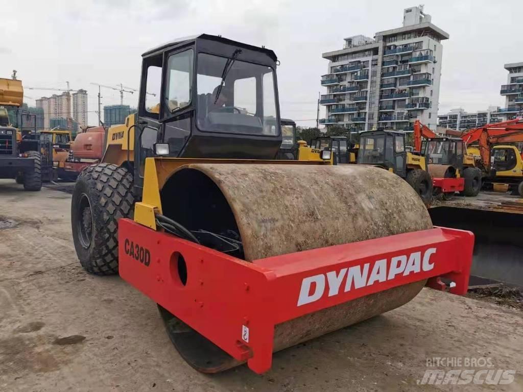 Dynapac CA 30 D Vieno būgno volai