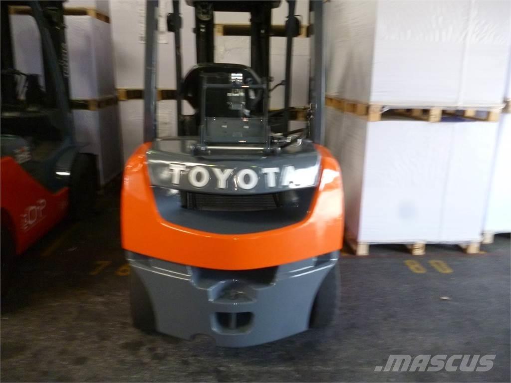 Toyota 02-8FGF25 LPG (dujiniai) krautuvai