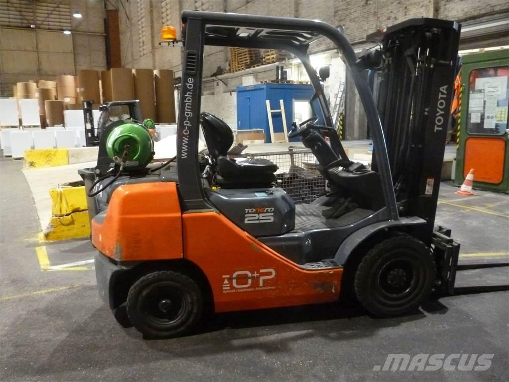 Toyota 02-8FGF25 LPG (dujiniai) krautuvai