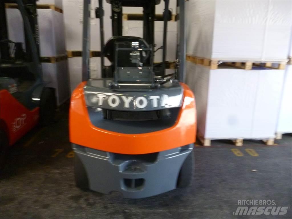 Toyota 02-8FGF25 LPG (dujiniai) krautuvai