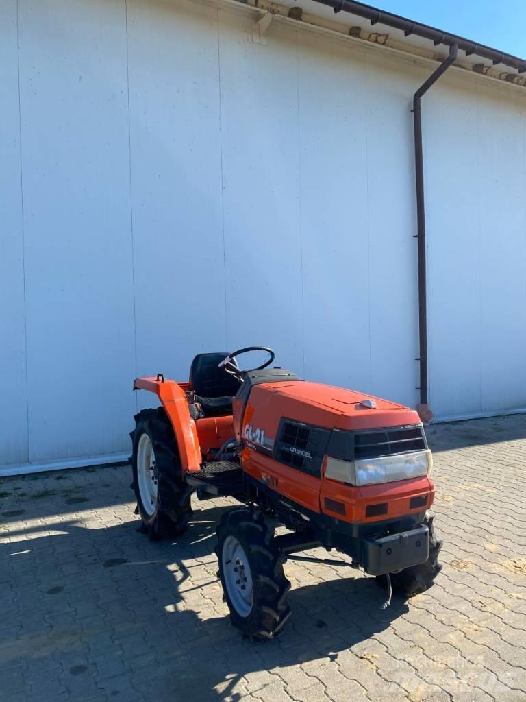 Kubota GL21 Naudoti kompaktiški traktoriai