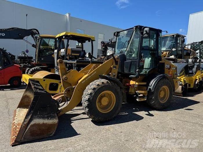 CAT 908M Naudoti ratiniai krautuvai
