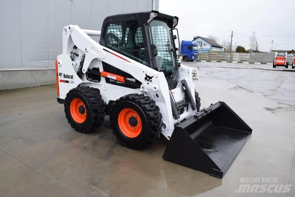 Bobcat S 650 Krautuvai su šoniniu pasukimu