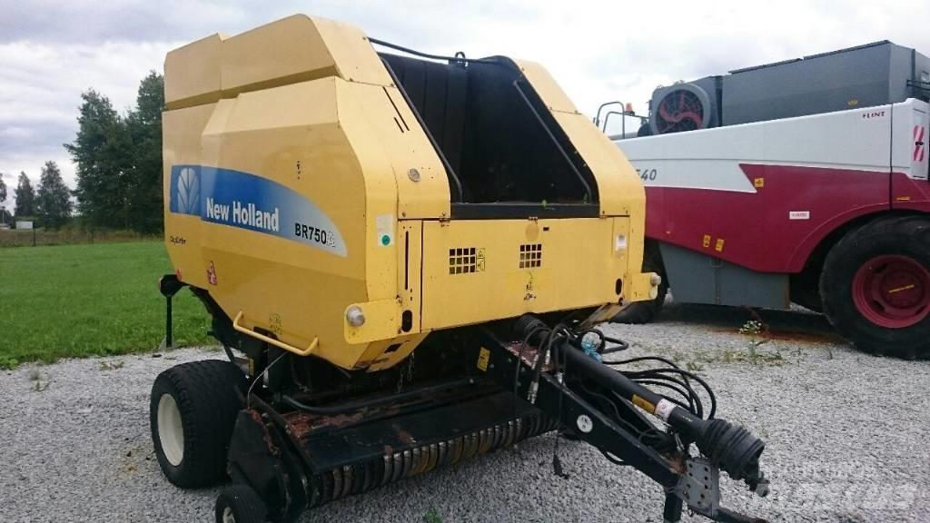 New Holland BR750A Ritinių presai