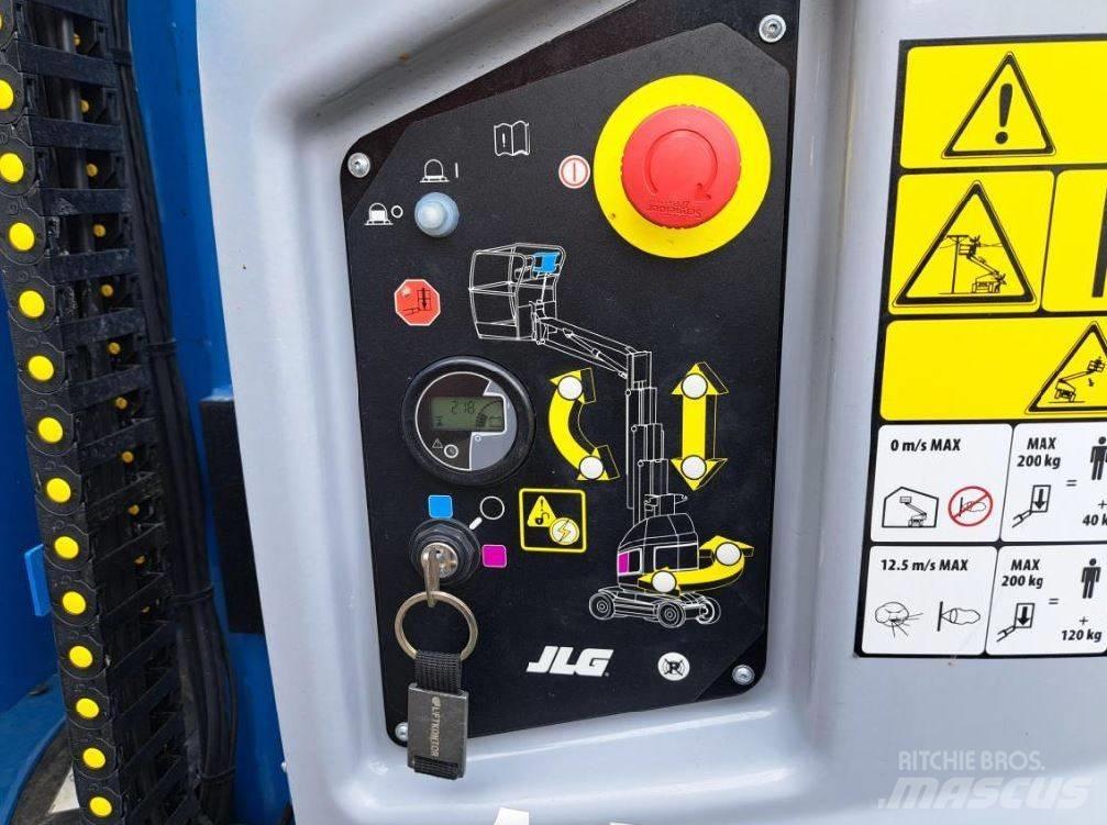 JLG Toucan 8 E-L Vertikalūs stiebiniai keltuvai