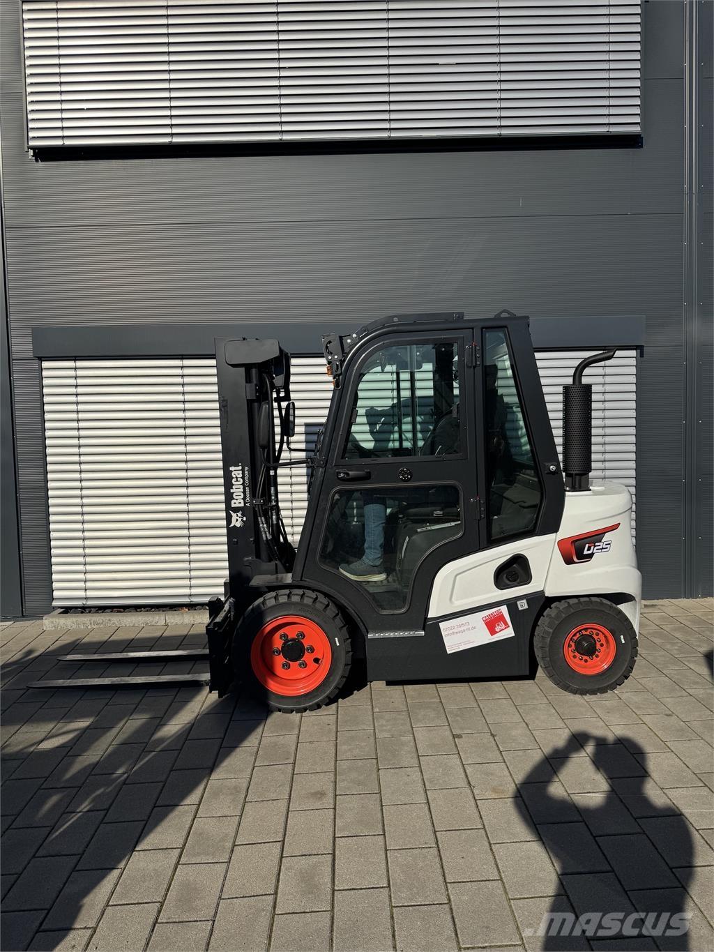 Bobcat D25NXS Dyzeliniai krautuvai