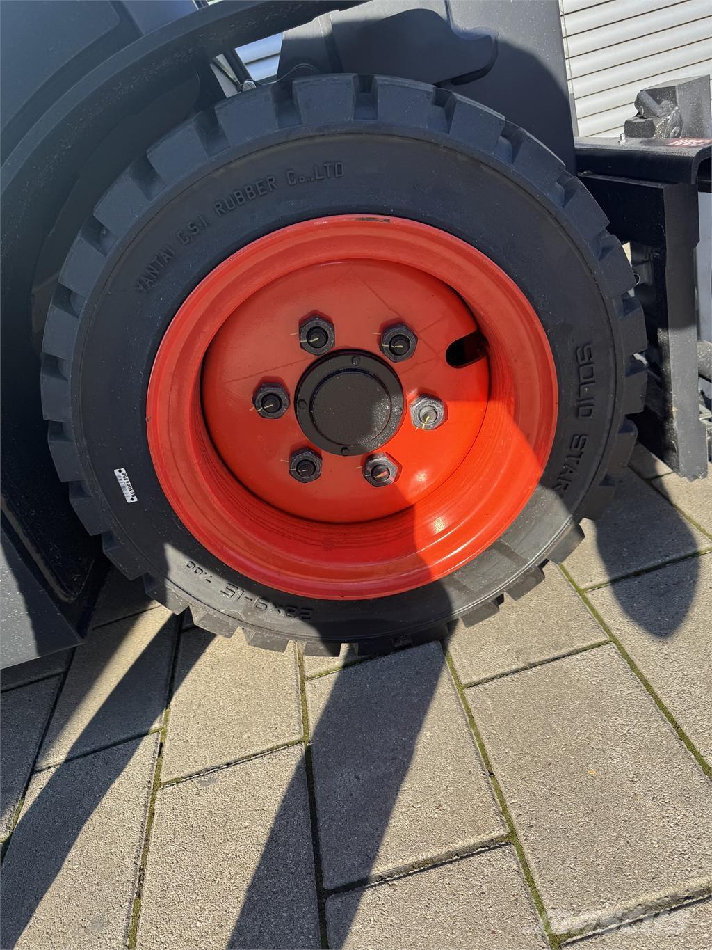 Bobcat D25NXS Dyzeliniai krautuvai