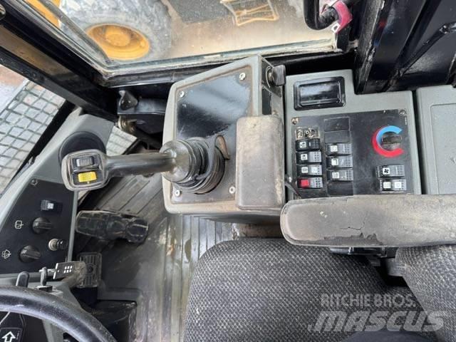 CAT 930 H Naudoti ratiniai krautuvai