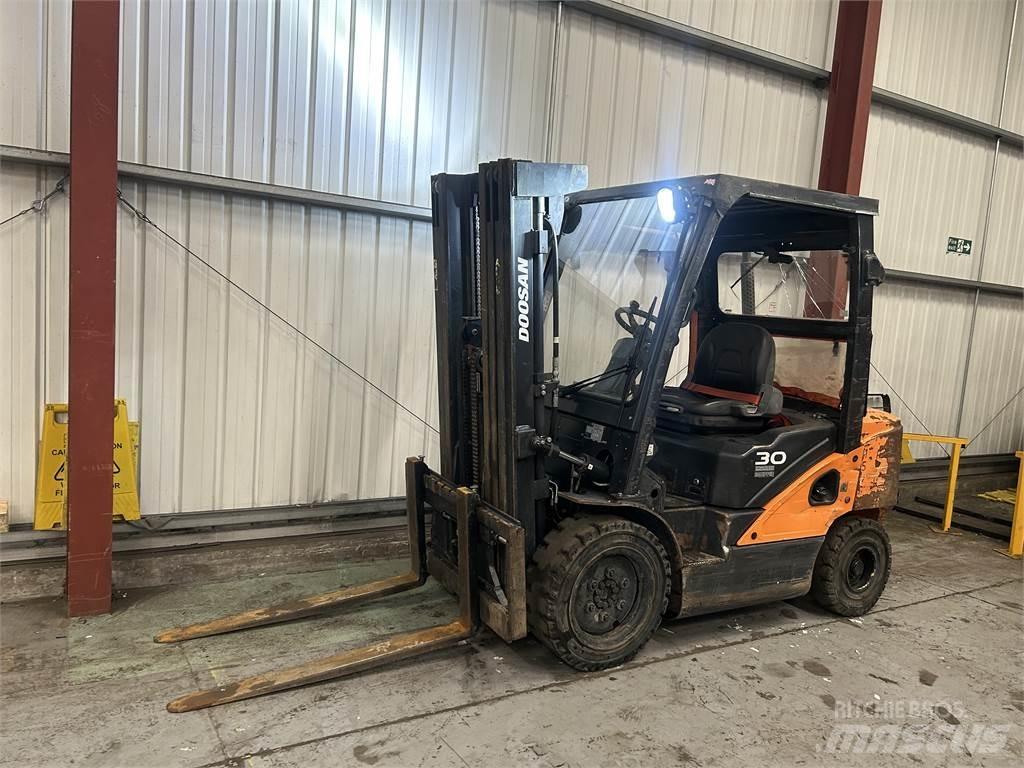 Doosan D30S-5 Dyzeliniai krautuvai